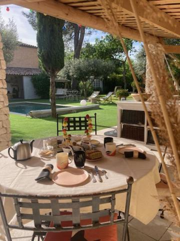 La Maison 1440 LʼIsle-sur-la-Sorgue Eksteriør billede