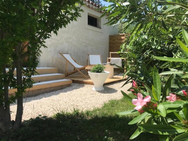 La Maison 1440 LʼIsle-sur-la-Sorgue Eksteriør billede